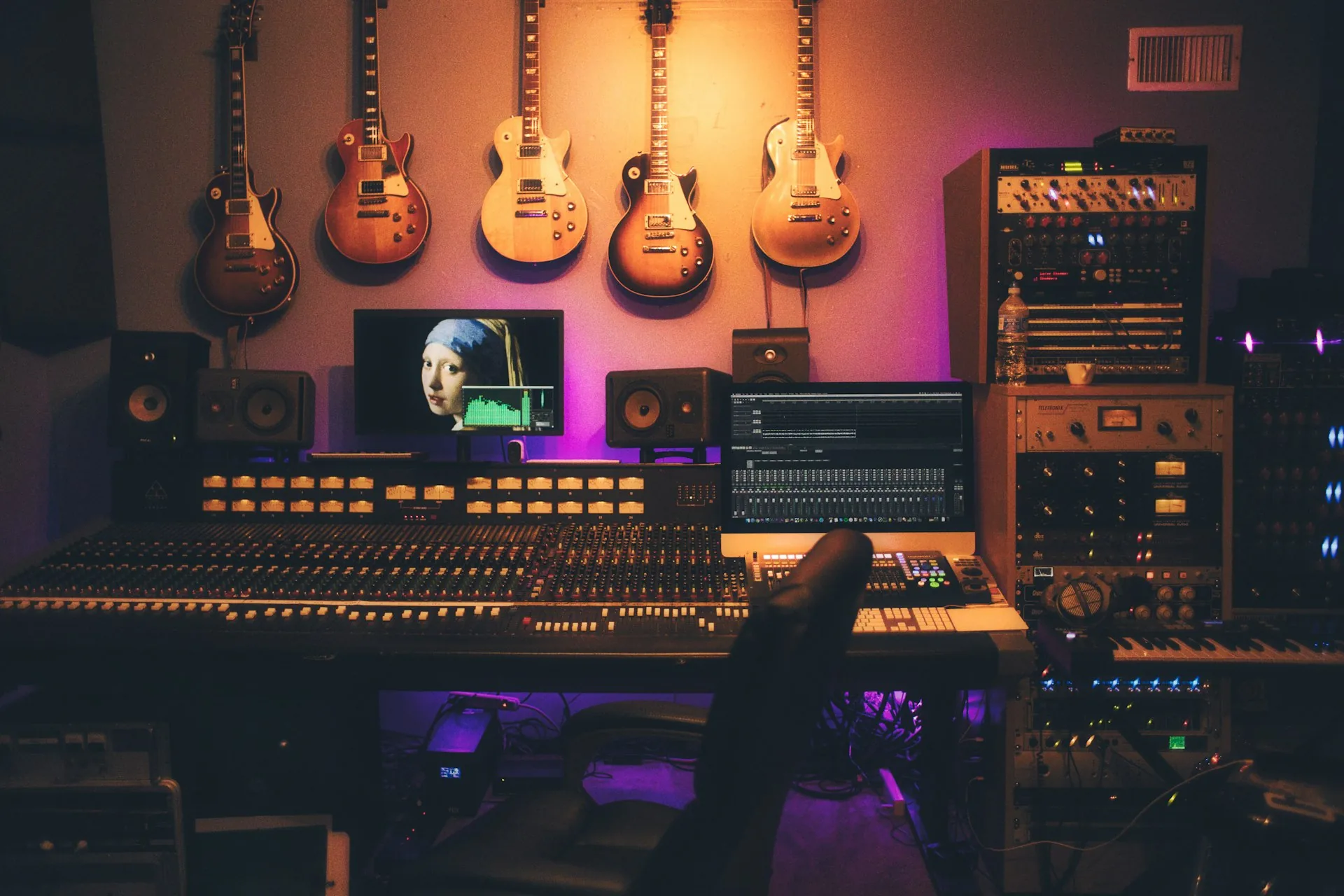 Profesjonalne studio nagrań BRANDCAST — produkcja audio i wideo dla firm